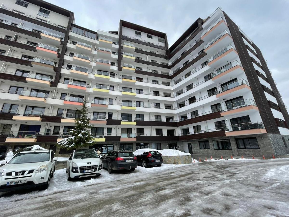Romantic Jacuzzi Chic Apartment Sinaia Bagian luar foto