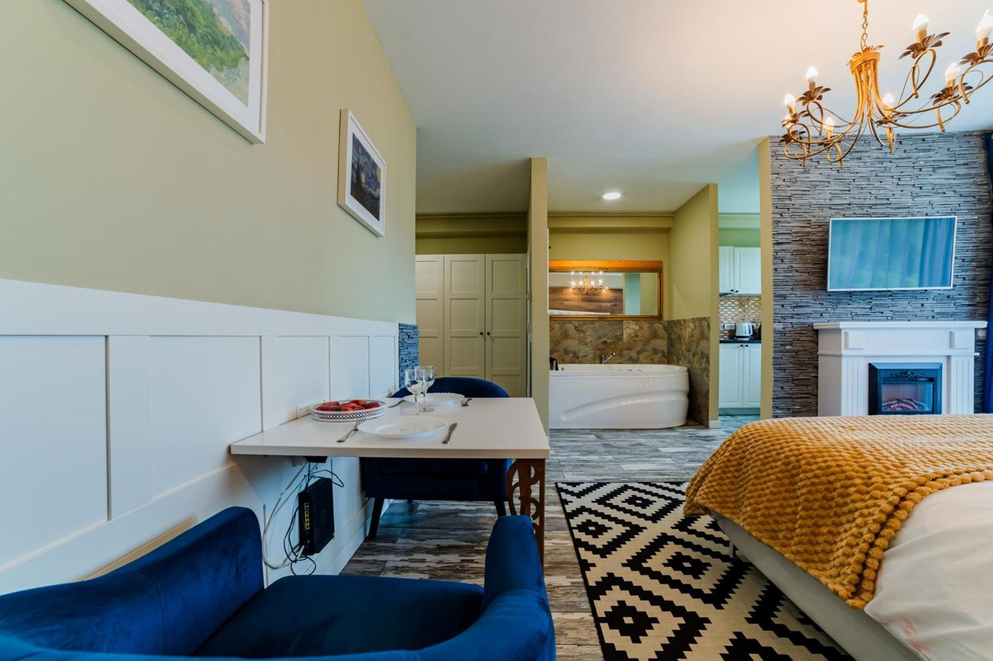 Romantic Jacuzzi Chic Apartment Sinaia Bagian luar foto